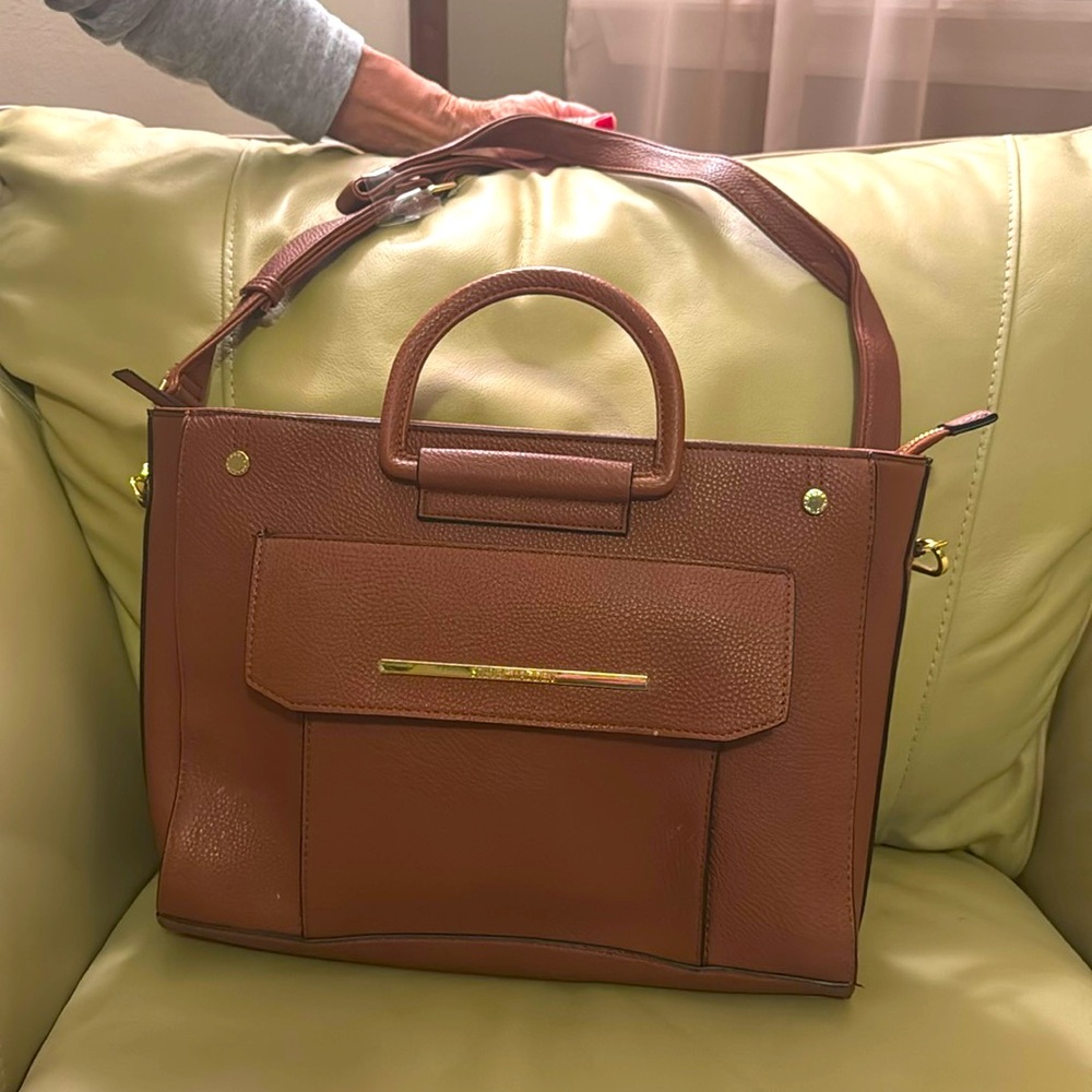 Steve Madden messenger bag in brown, never used.